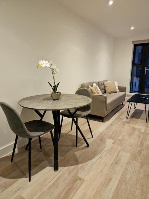 Modern-New Build Apartment In Birmingham Exterior foto